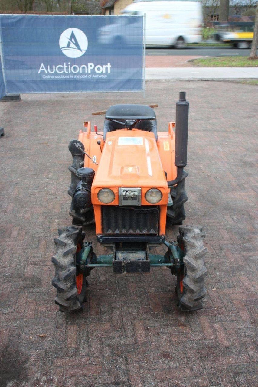 Traktor van het type Kubota B7001, Gebrauchtmaschine in Antwerpen (Foto 8)