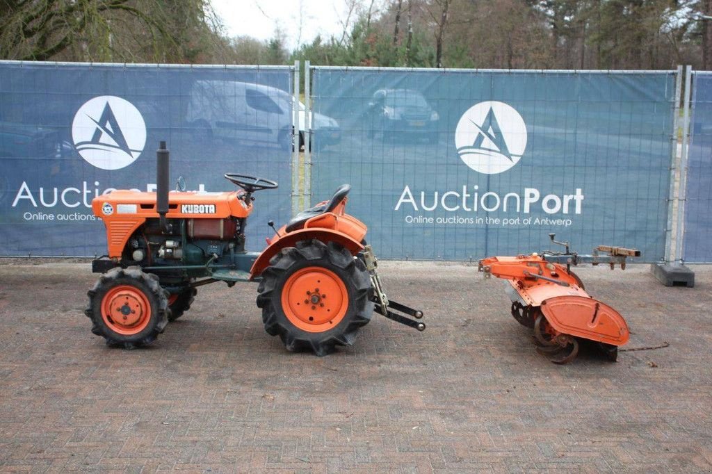 Traktor van het type Kubota B7001, Gebrauchtmaschine in Antwerpen (Foto 2)