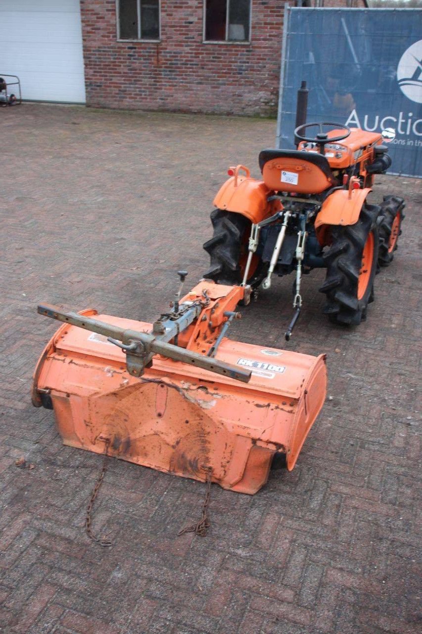 Traktor van het type Kubota B7001, Gebrauchtmaschine in Antwerpen (Foto 5)