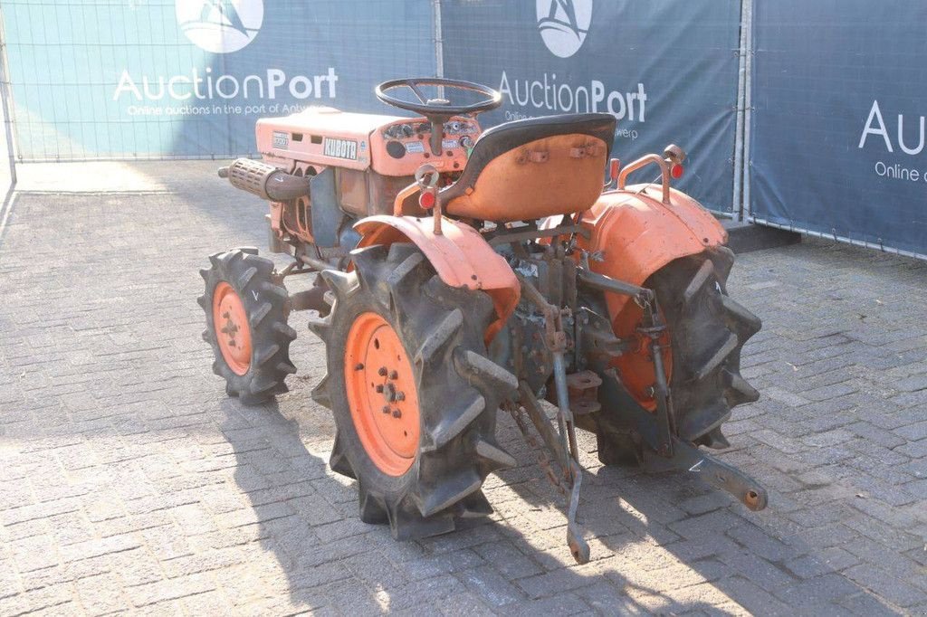 Traktor van het type Kubota B7001, Gebrauchtmaschine in Antwerpen (Foto 4)