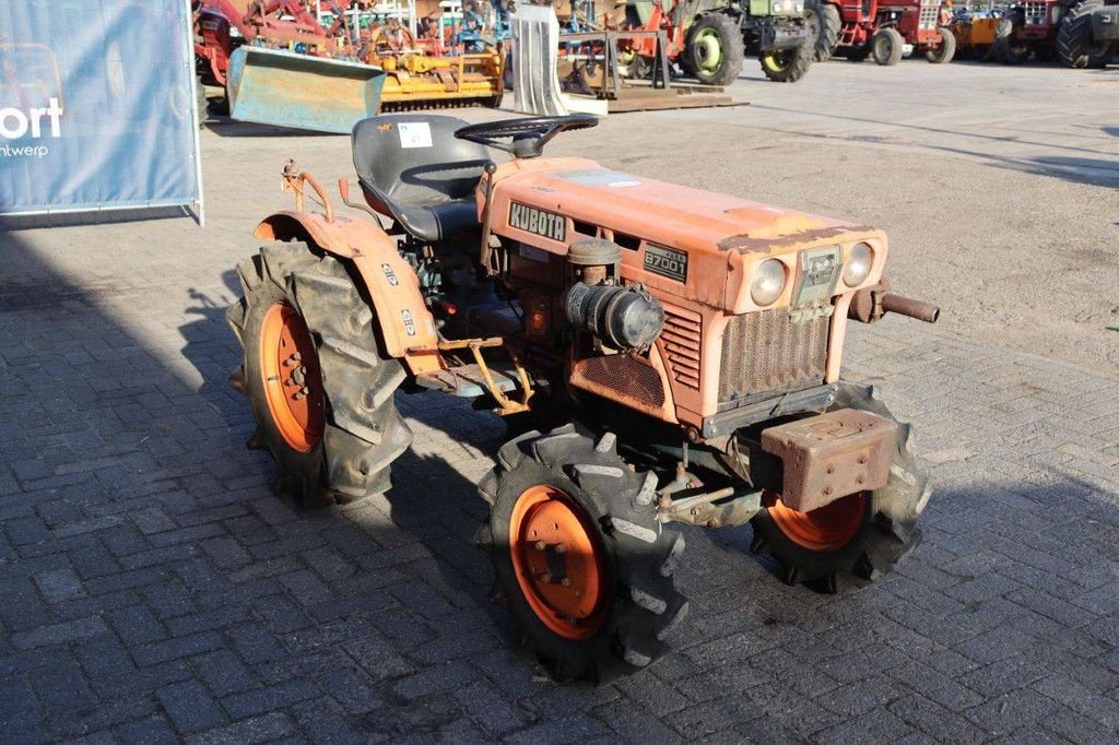 Traktor типа Kubota B7001, Gebrauchtmaschine в Antwerpen (Фотография 8)
