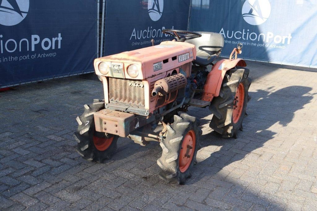 Traktor типа Kubota B7001, Gebrauchtmaschine в Antwerpen (Фотография 10)