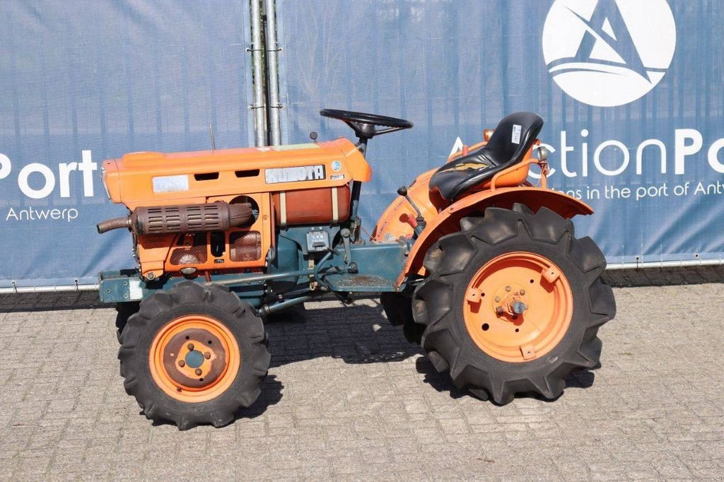 Traktor van het type Kubota B7001, Gebrauchtmaschine in Antwerpen (Foto 1)