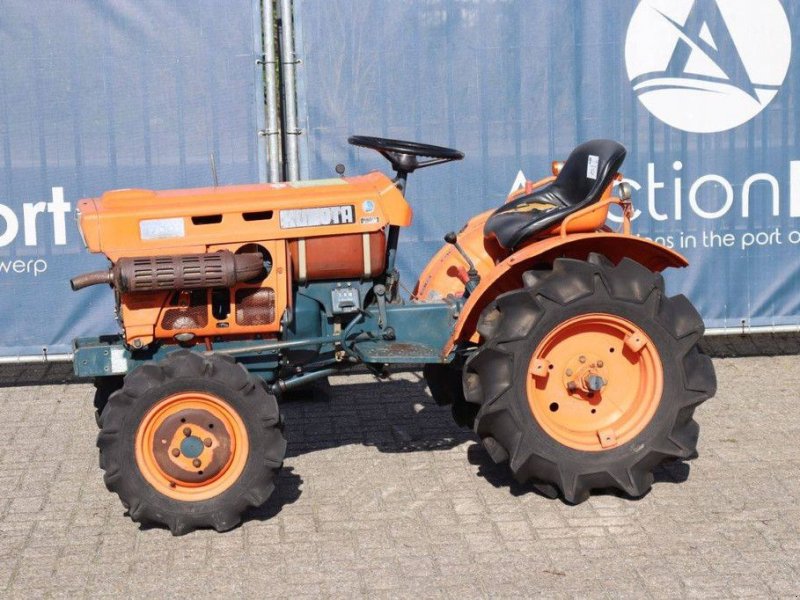 Traktor типа Kubota B7001, Gebrauchtmaschine в Antwerpen (Фотография 1)