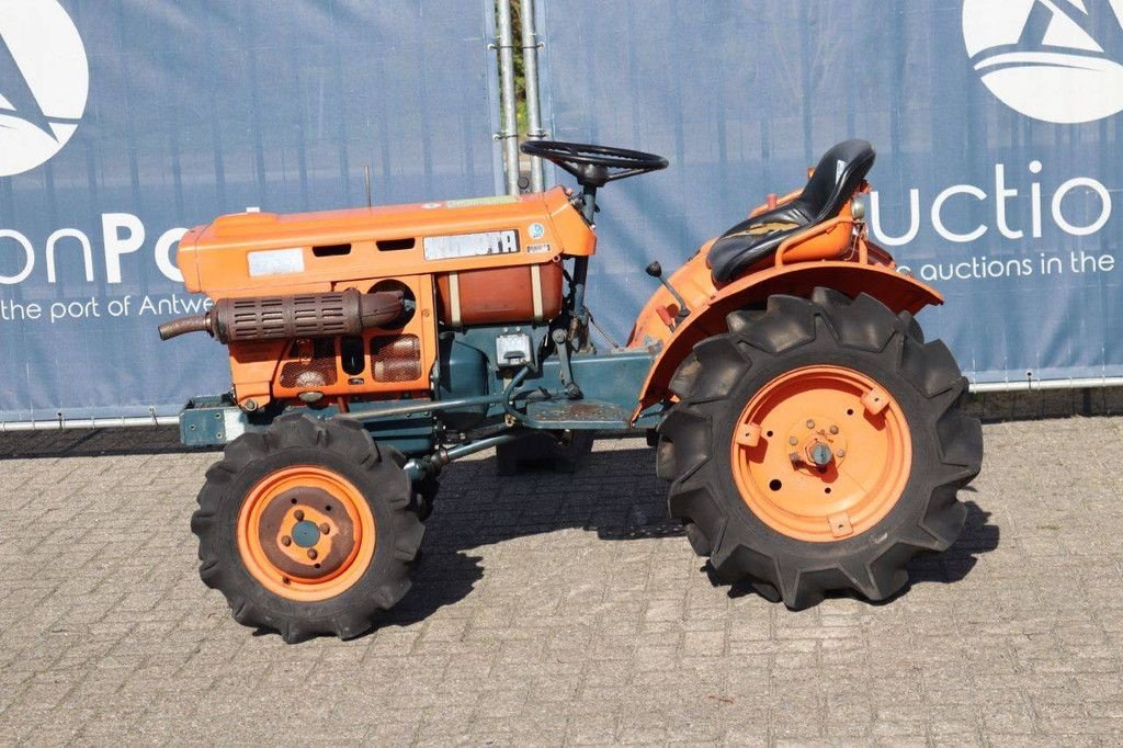 Traktor van het type Kubota B7001, Gebrauchtmaschine in Antwerpen (Foto 2)
