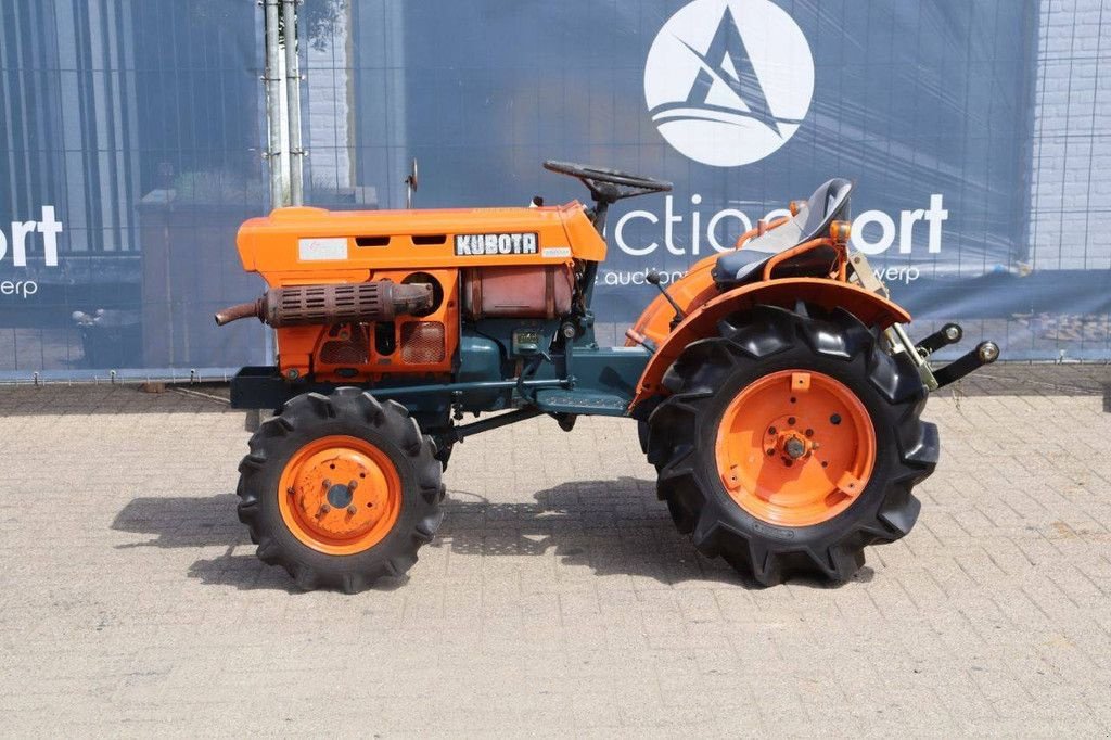 Traktor του τύπου Kubota B7001, Gebrauchtmaschine σε Antwerpen (Φωτογραφία 2)