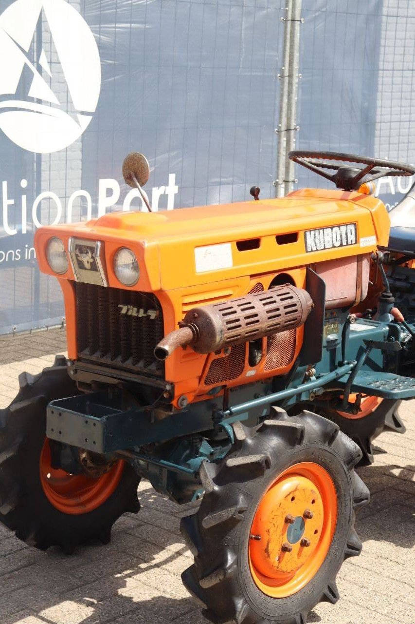 Traktor του τύπου Kubota B7001, Gebrauchtmaschine σε Antwerpen (Φωτογραφία 11)