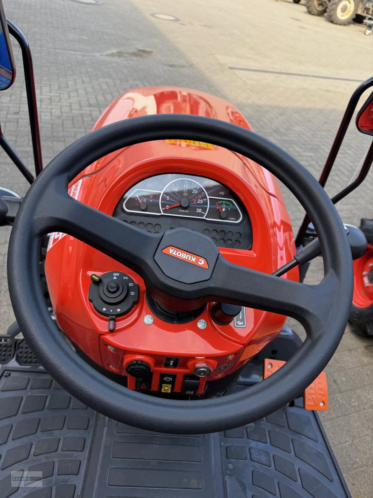 Traktor of the type Kubota EK1-261 HST, Neumaschine in Malterdingen (Picture 5)