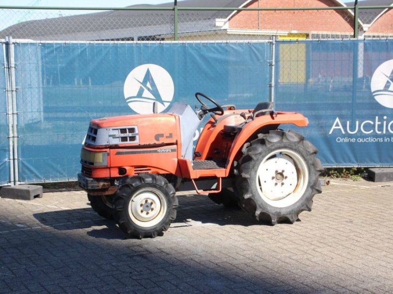 Traktor типа Kubota GT-3, Gebrauchtmaschine в Antwerpen (Фотография 1)