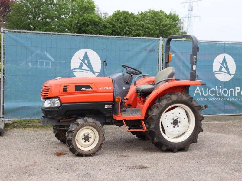Kubota KL230, Gebrauchtmaschine (Bild 1) Traktor des Typs Kubota KL230, Gebrauchtmaschine in Antwerpen (Bild 1)