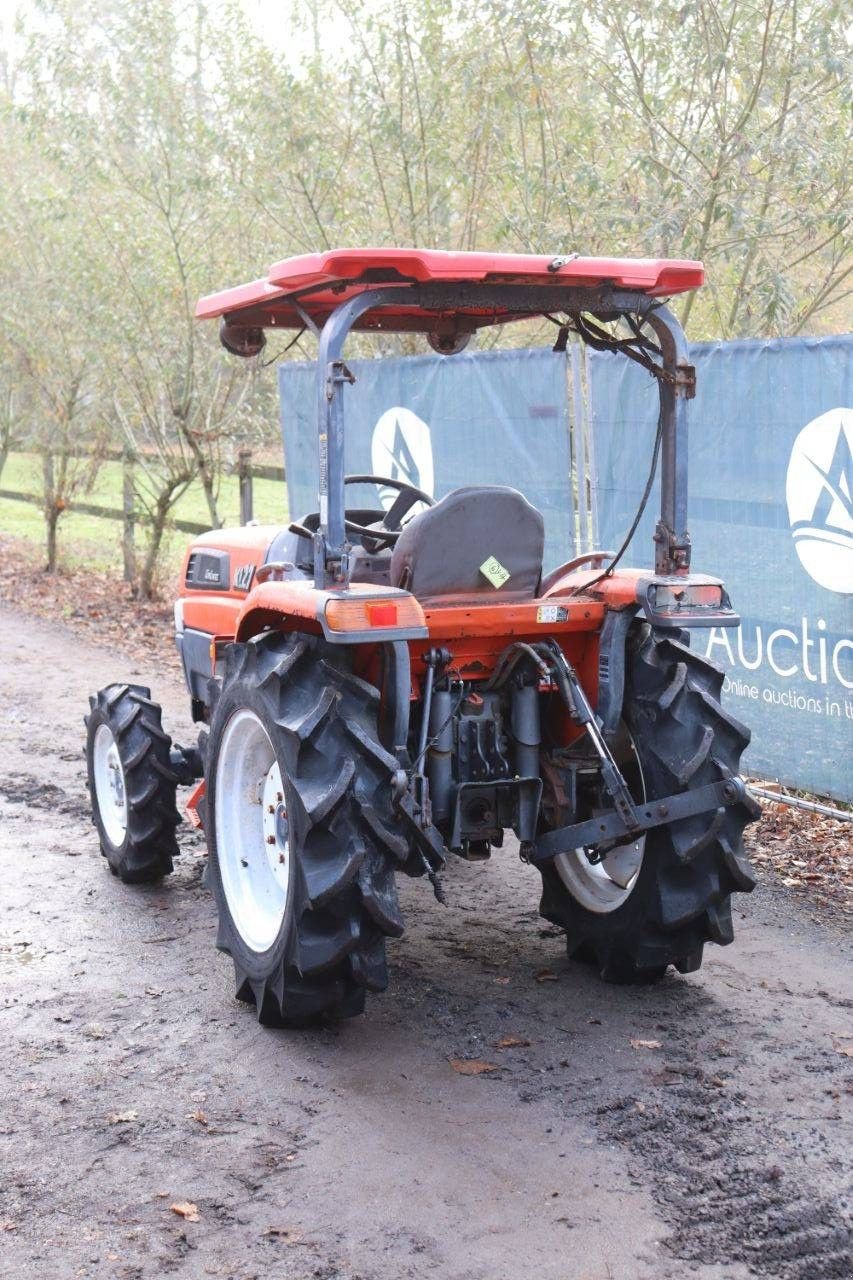 Traktor от тип Kubota KL27, Gebrauchtmaschine в Antwerpen (Снимка 4)