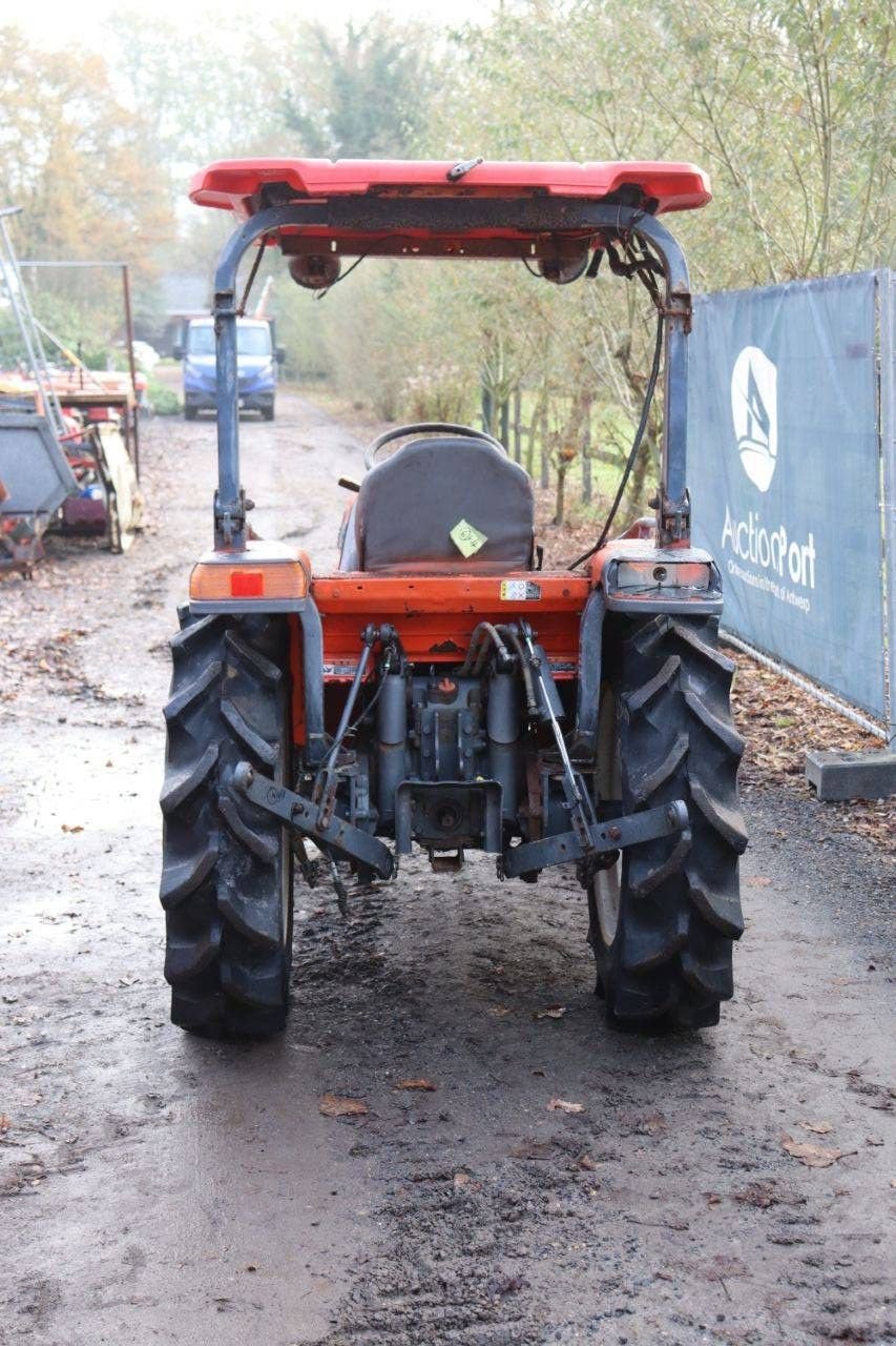 Traktor от тип Kubota KL27, Gebrauchtmaschine в Antwerpen (Снимка 5)