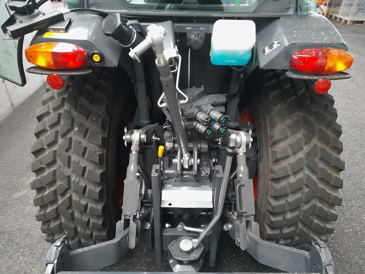 Traktor des Typs Kubota Kompakttraktor M5091 DTNQ, Neumaschine in Bergheim (Bild 12)