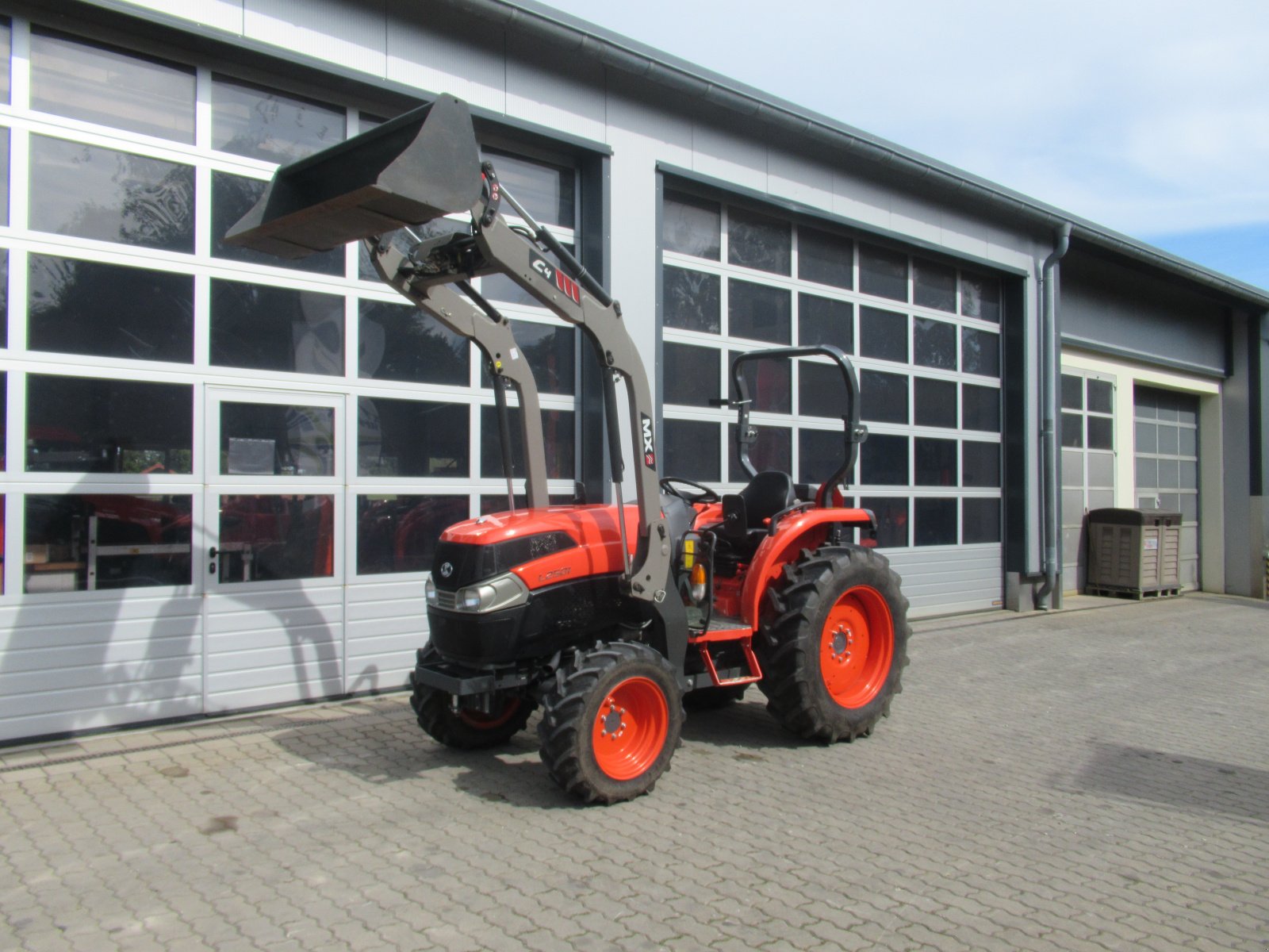 Traktor des Typs Kubota L 2501 DW, Gebrauchtmaschine in Waischenfeld (Bild 2)