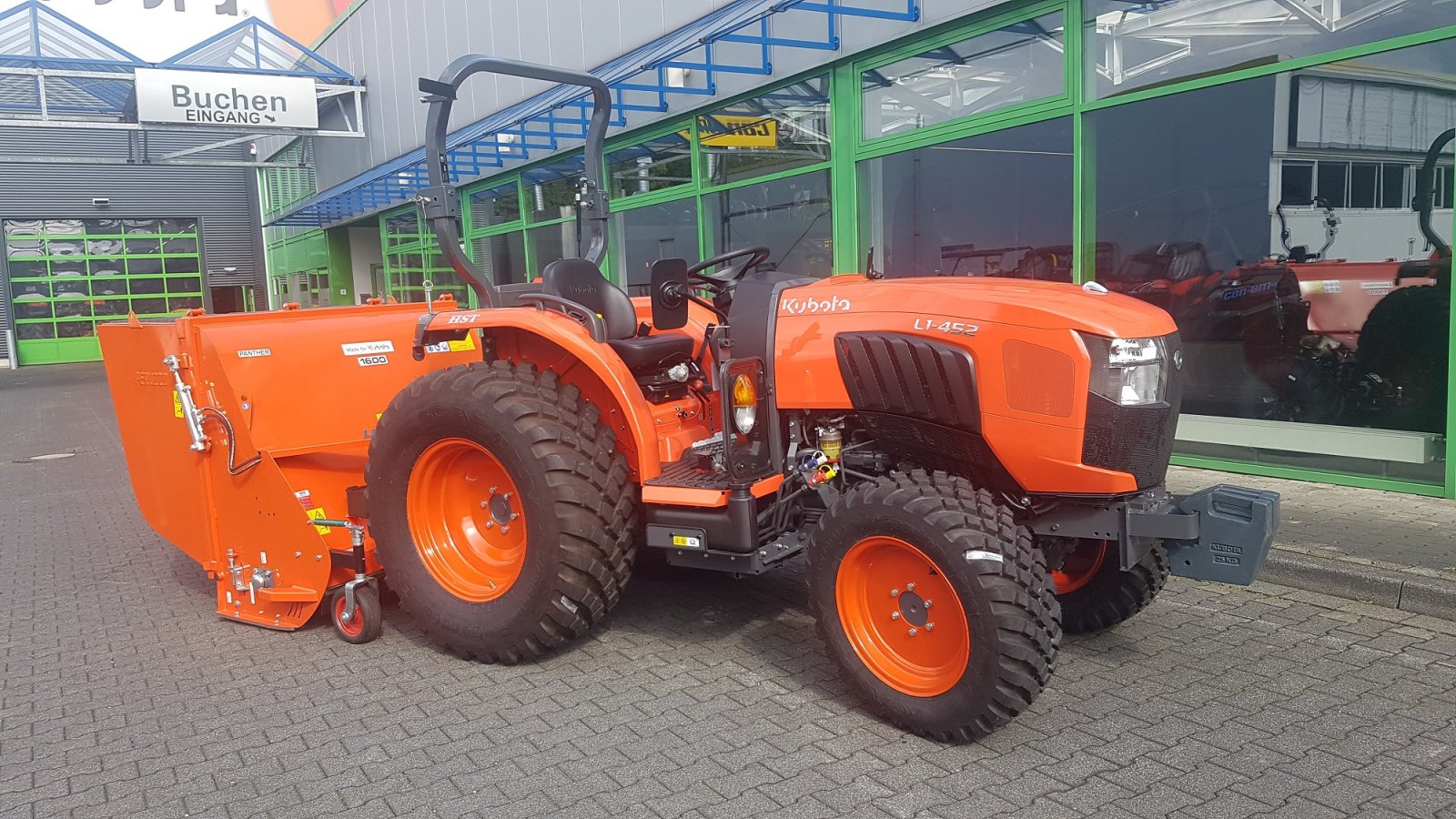Traktor of the type Kubota L1-452  mit Frontlader, Neumaschine in Olpe (Picture 12)