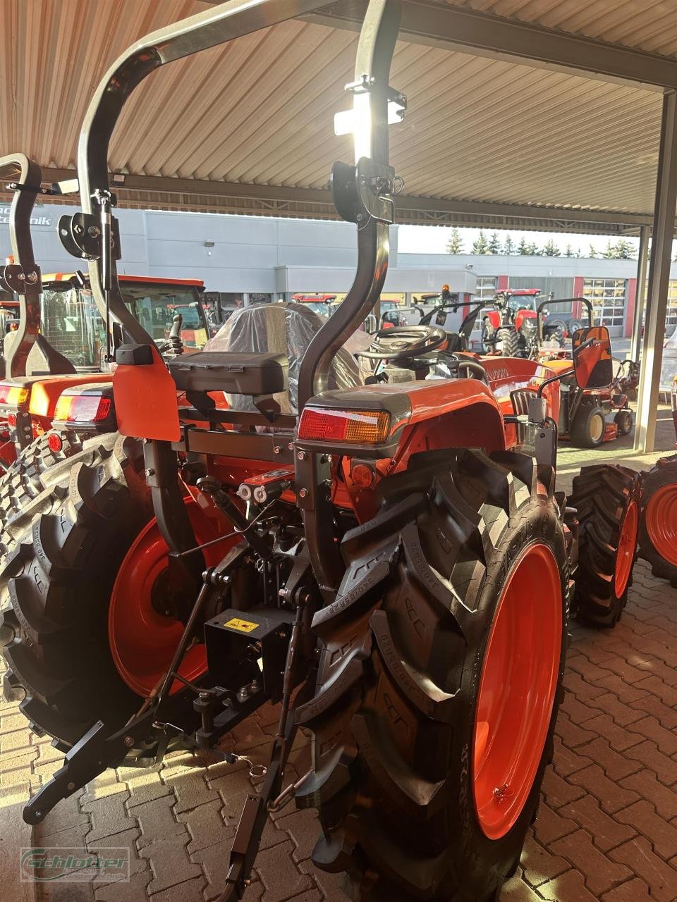 Traktor des Typs Kubota L1-452DW EC, Neumaschine in Idstein-Wörsdorf (Bild 3)