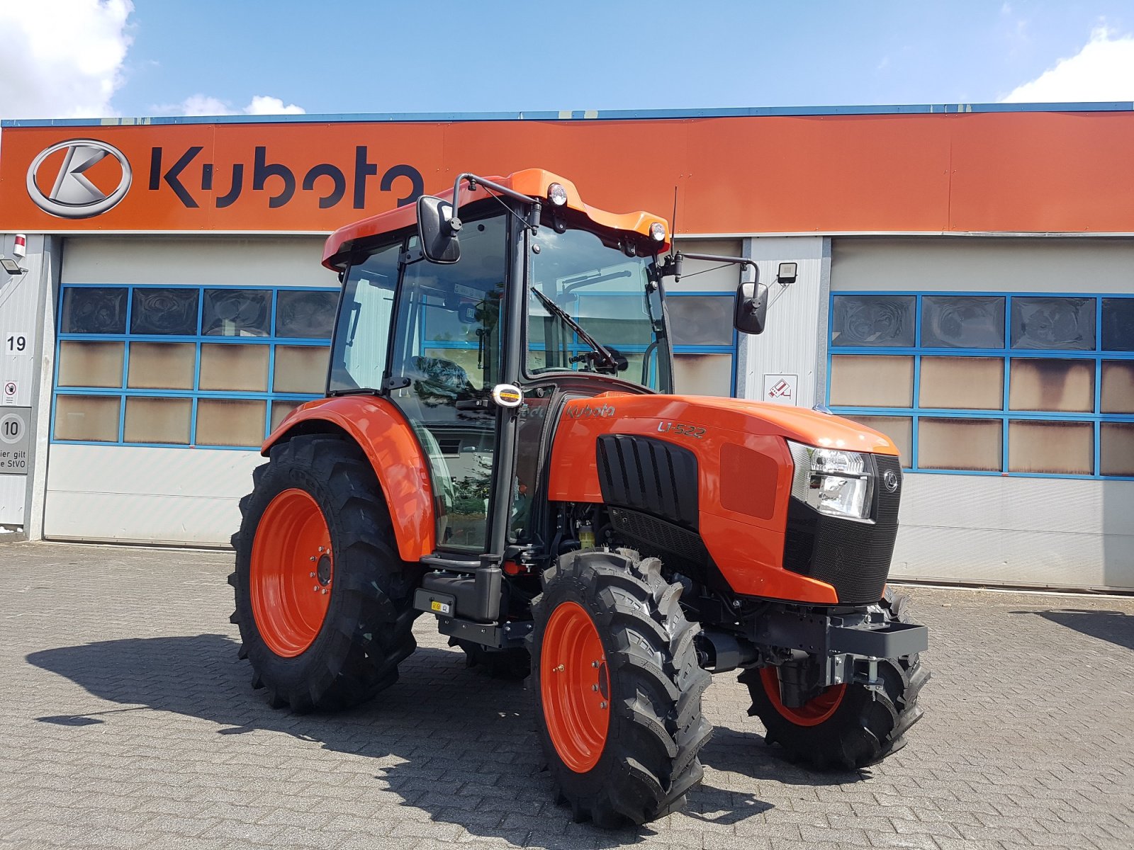 Traktor des Typs Kubota L1-522, Neumaschine in Olpe (Bild 6)