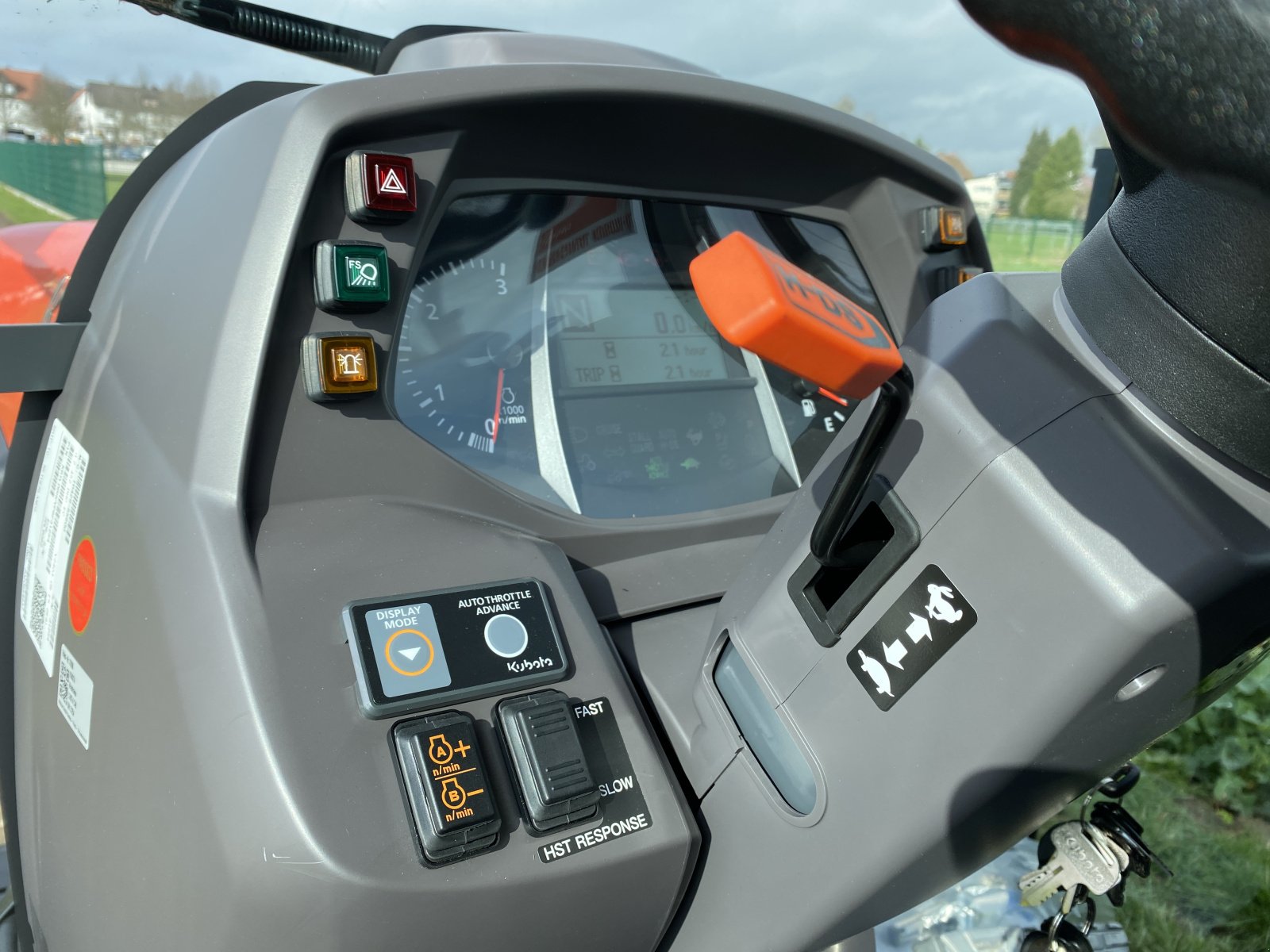 Traktor of the type Kubota L2-452 H CAB, Neumaschine in Lollar, Ruttershausen (Picture 14)