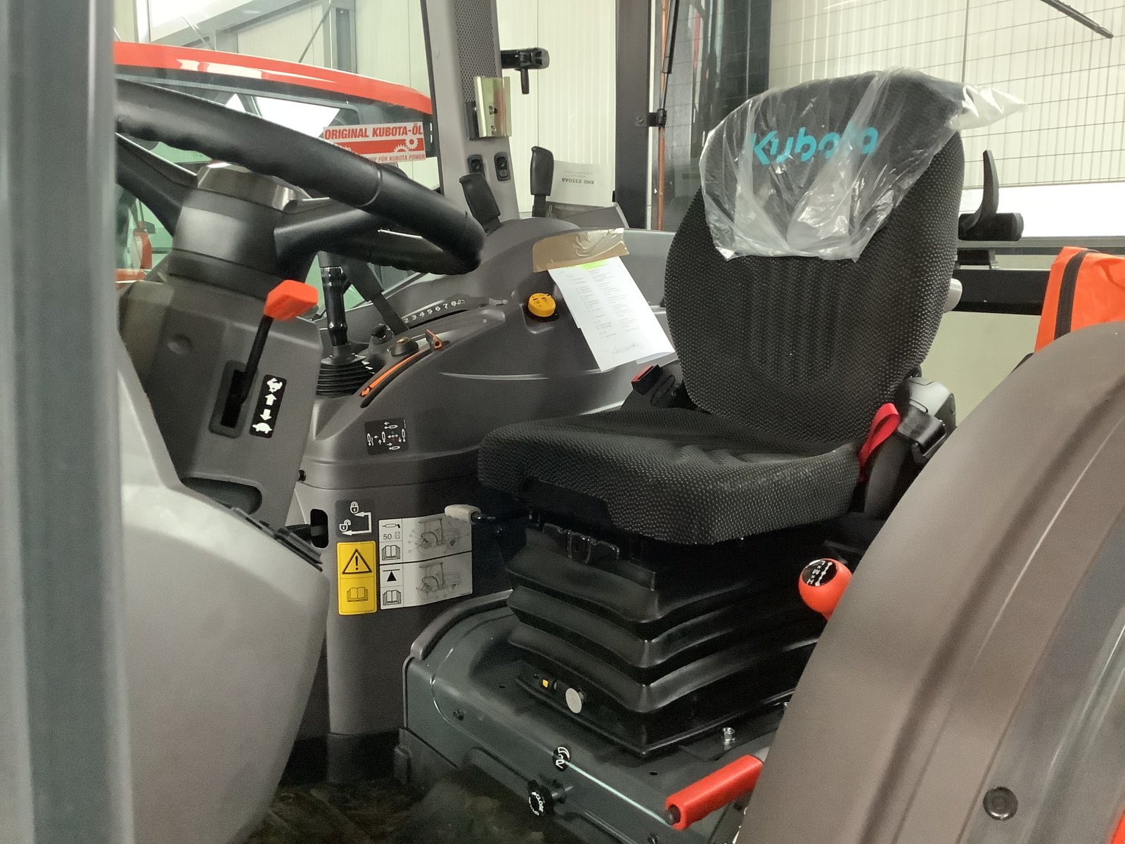 Traktor типа Kubota L2-622, Gebrauchtmaschine в Ertingen (Фотография 4)