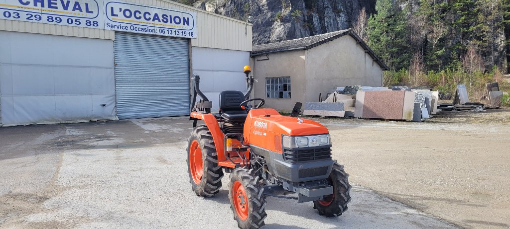 Traktor des Typs Kubota L3200, Gebrauchtmaschine in Lérouville (Bild 2)