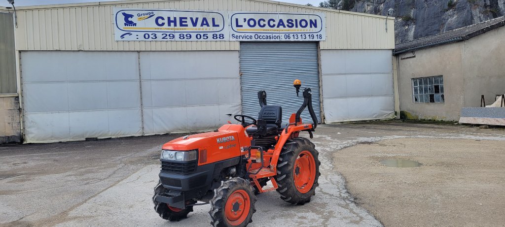 Traktor des Typs Kubota L3200, Gebrauchtmaschine in Lérouville (Bild 1)