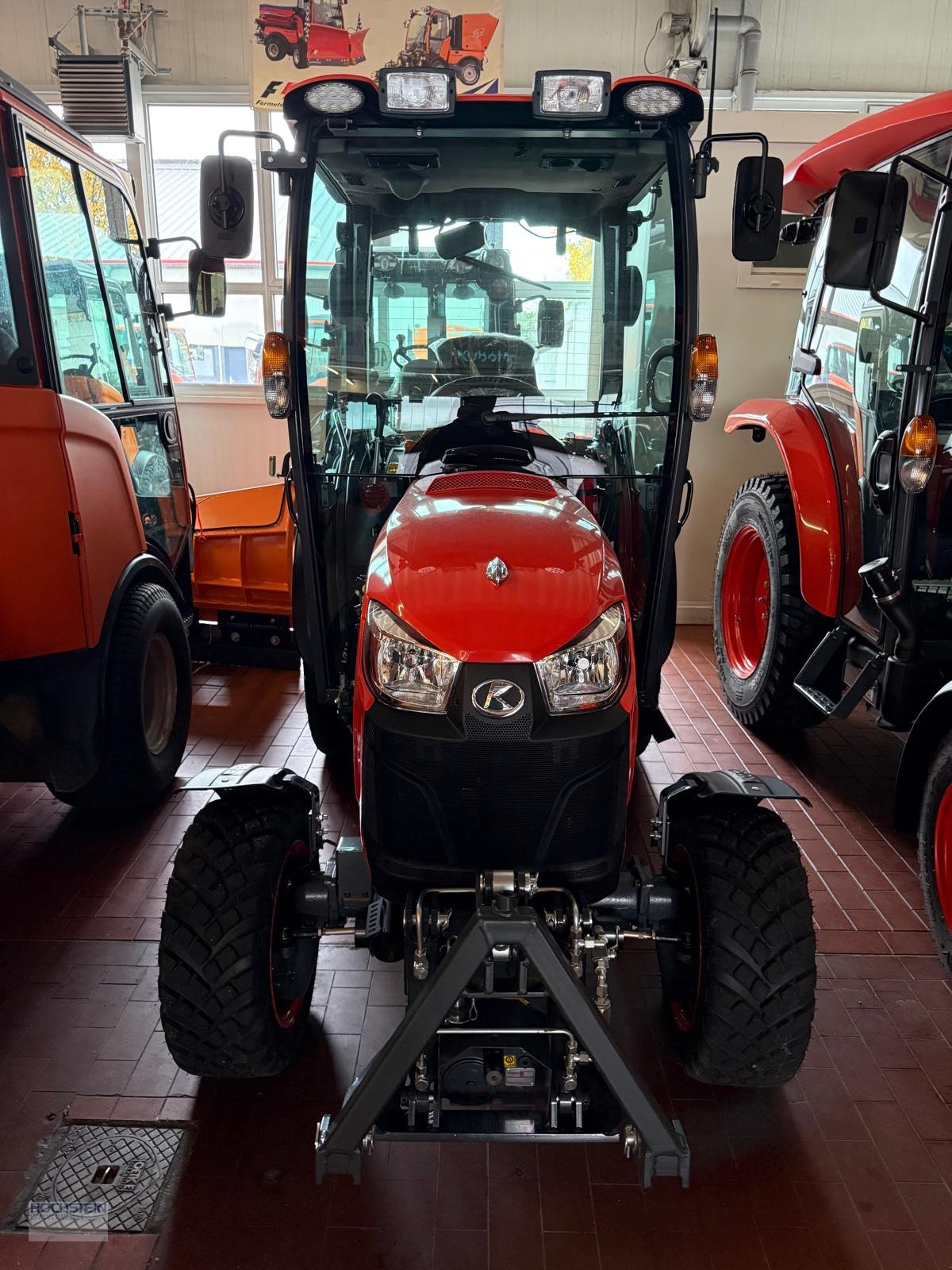 Traktor of the type Kubota LX 401 CAB, Neumaschine in Heidelberg - Rohrbach Süd (Picture 1)