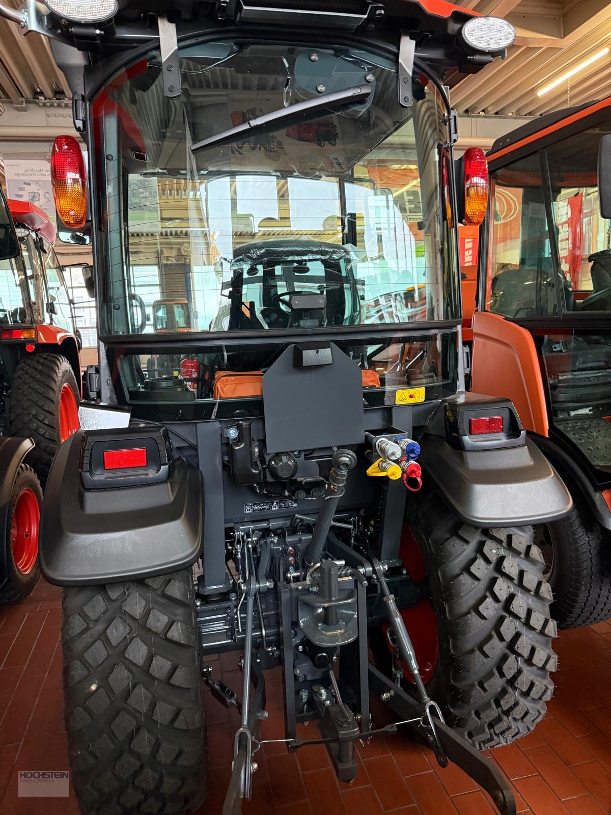 Traktor of the type Kubota LX 401 CAB, Neumaschine in Heidelberg - Rohrbach Süd (Picture 5)