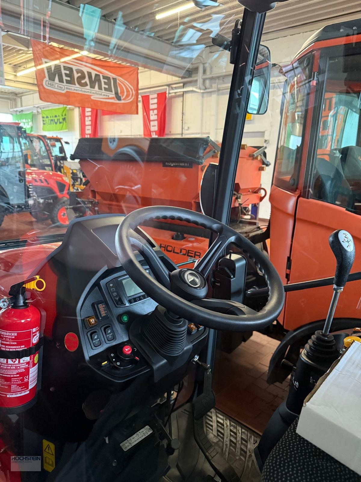 Traktor of the type Kubota LX 401 CAB, Neumaschine in Heidelberg - Rohrbach Süd (Picture 8)