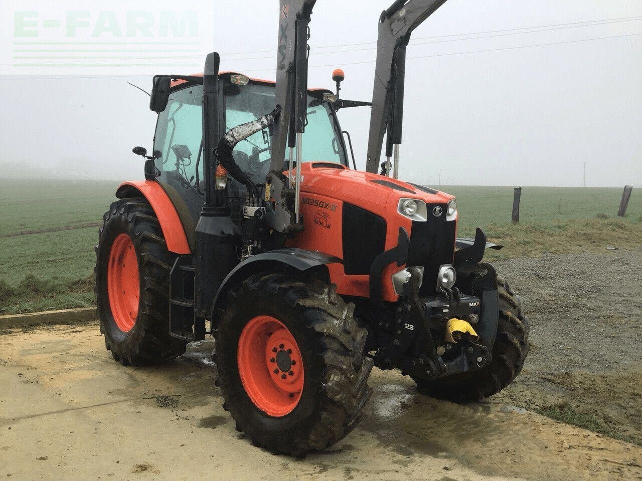 Traktor des Typs Kubota m 125 gx, Gebrauchtmaschine in PLOUIGNEAU (Bild 2)