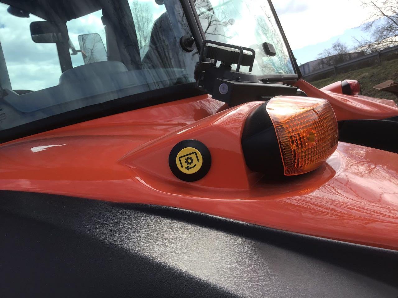 Traktor des Typs Kubota M 4063 DTHQ18 EC KABINE, Neumaschine in Burgbernheim (Bild 9)