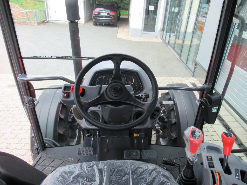 Traktor des Typs Kubota M 4073, Neumaschine in Waischenfeld (Bild 7)