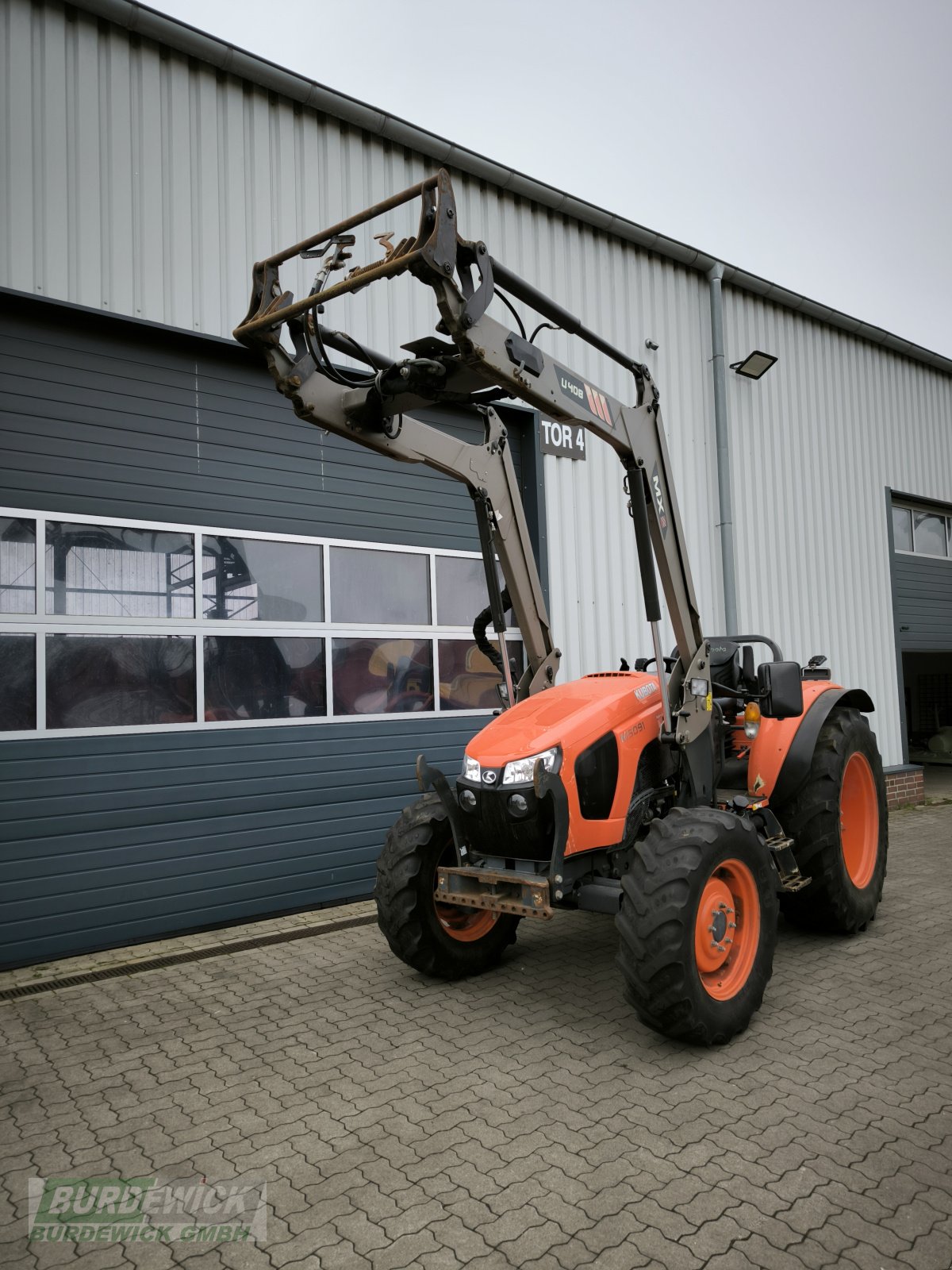 Traktor des Typs Kubota M 5091 Rops, Gebrauchtmaschine in Lamstedt (Bild 3)