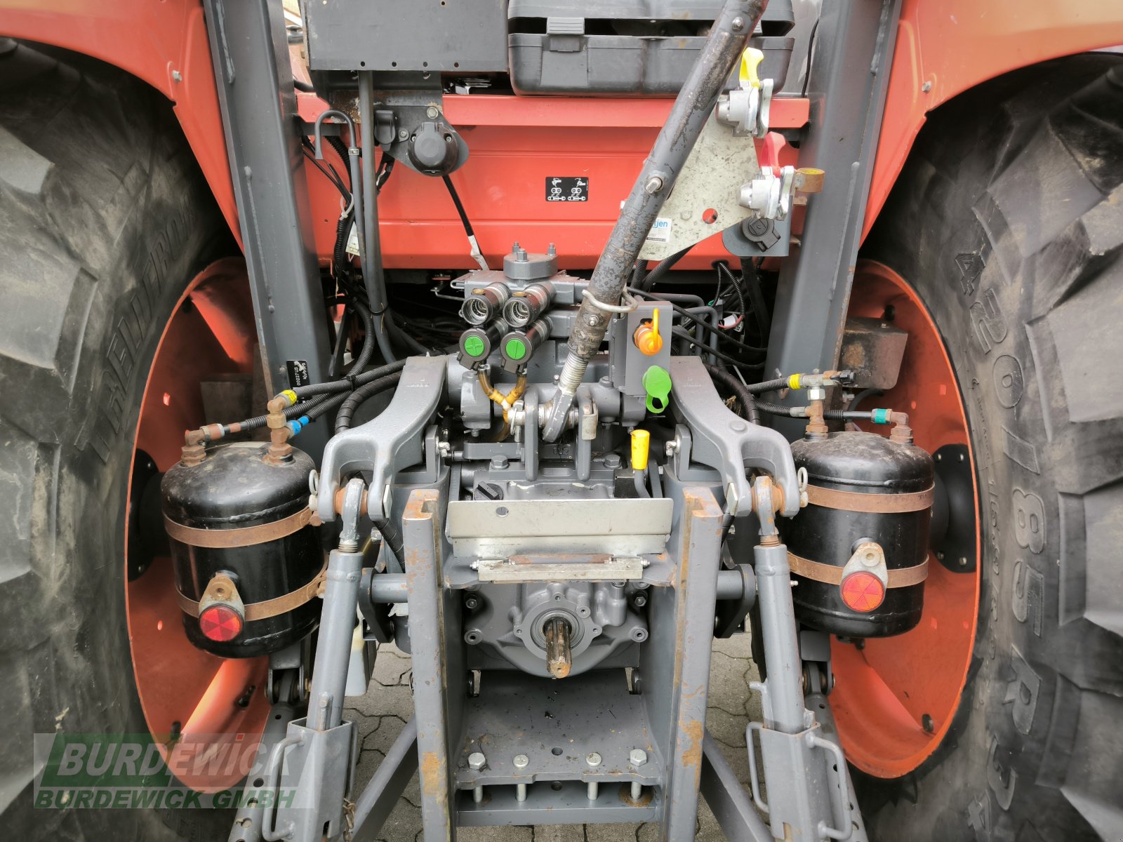 Traktor des Typs Kubota M 5091 Rops, Gebrauchtmaschine in Lamstedt (Bild 5)