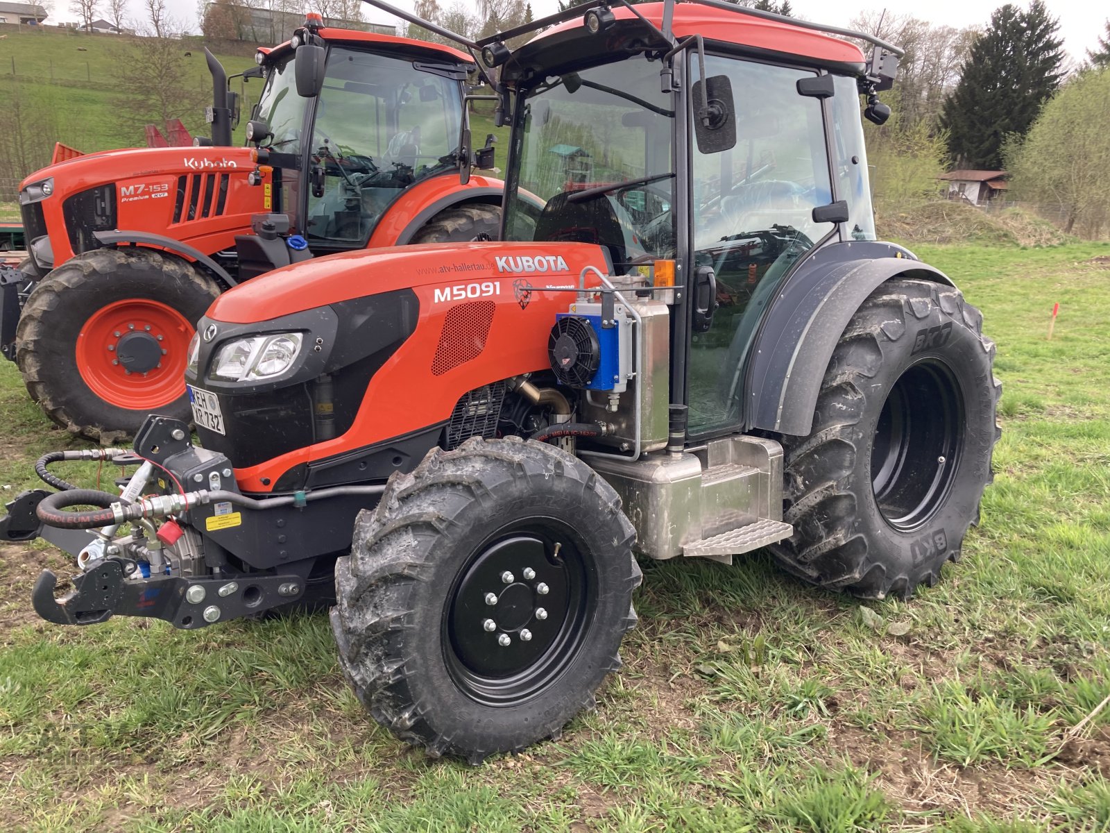 Traktor van het type Kubota M 5091N Hopfen, Neumaschine in Schweitenkirchen (Foto 1)