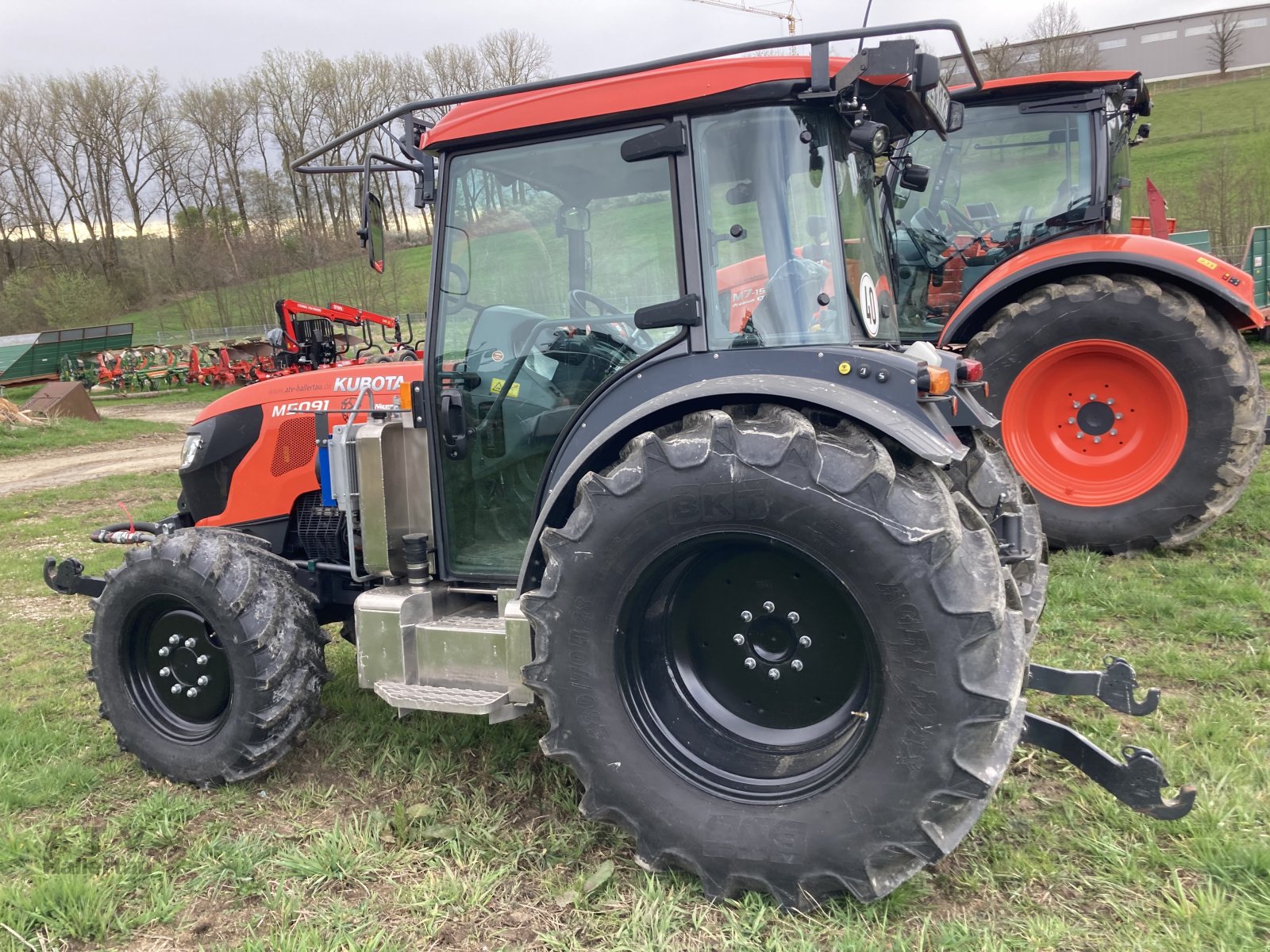 Traktor des Typs Kubota M 5091N Hopfen, Neumaschine in Schweitenkirchen (Bild 10)