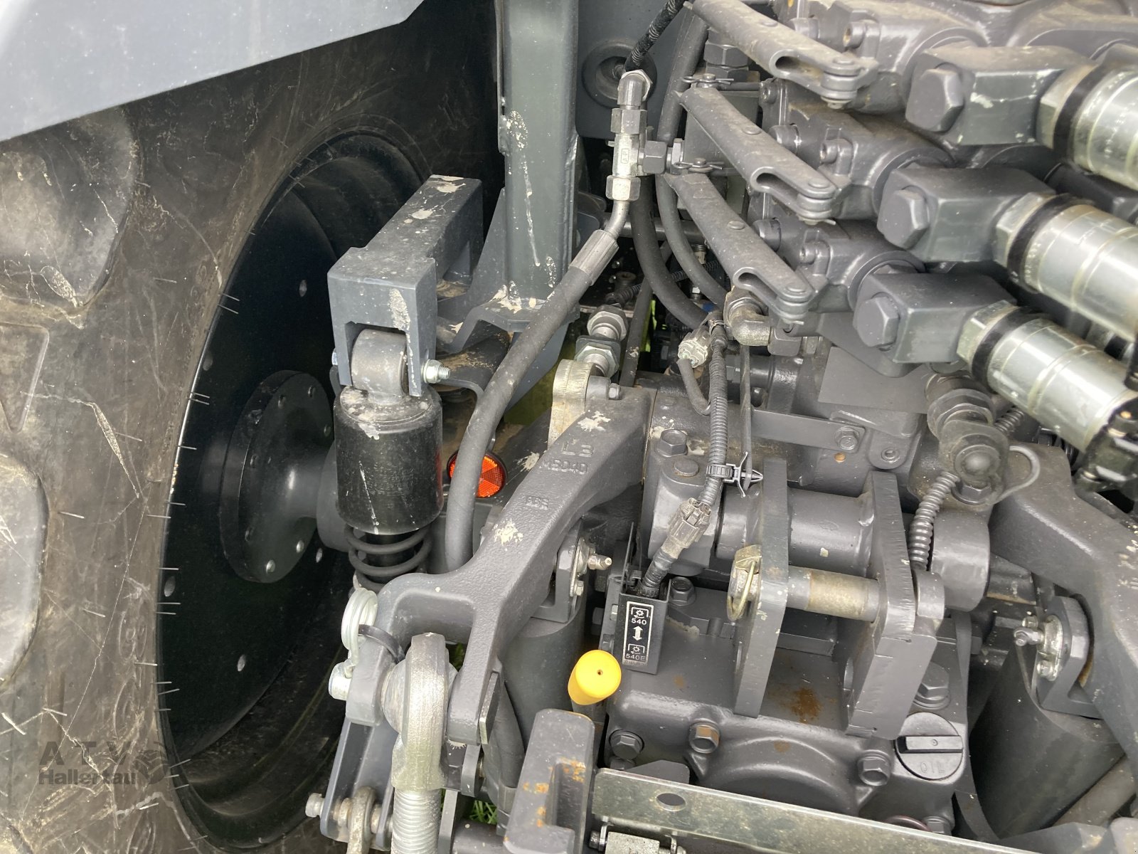 Traktor des Typs Kubota M 5091N Hopfen, Neumaschine in Schweitenkirchen (Bild 13)