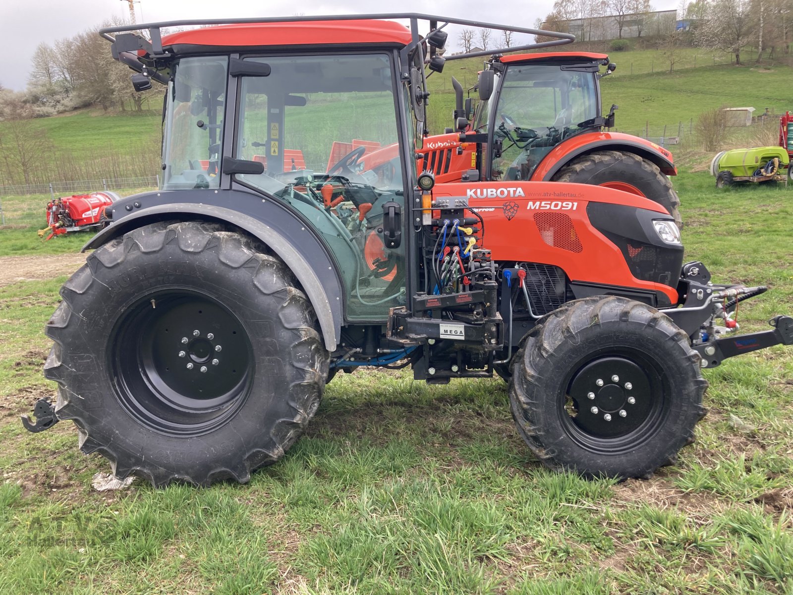 Traktor des Typs Kubota M 5091N Hopfen, Neumaschine in Schweitenkirchen (Bild 19)