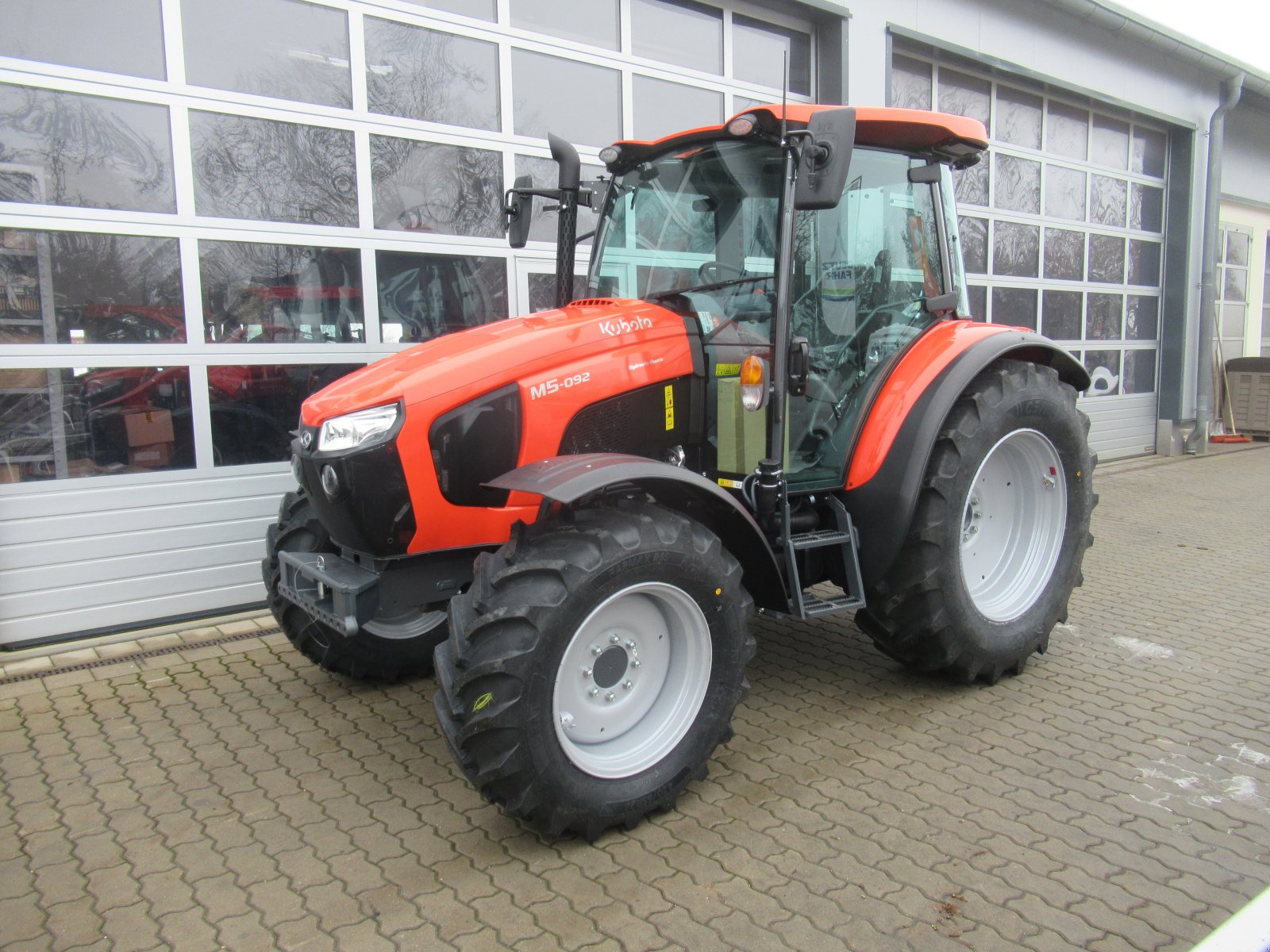 Traktor des Typs Kubota M 5092, Neumaschine in Waischenfeld (Bild 2)