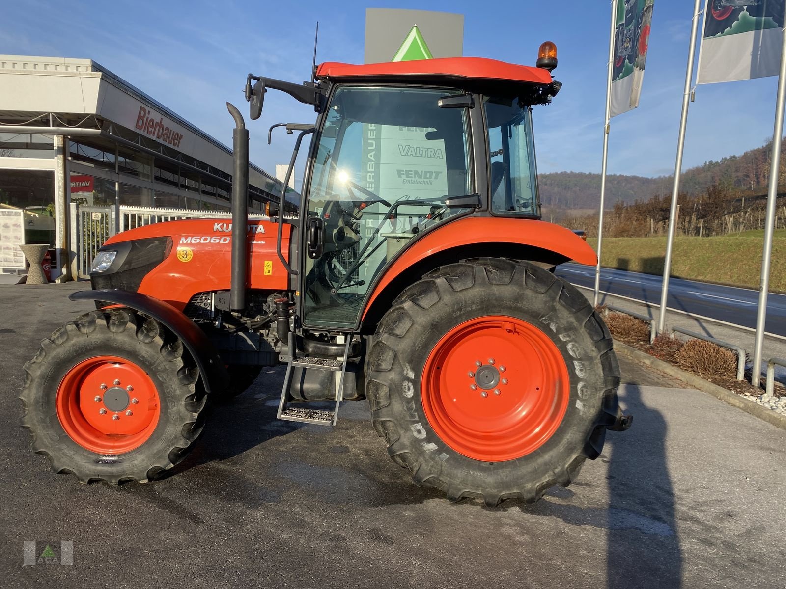 Traktor des Typs Kubota M 6060 DTHQ, Gebrauchtmaschine in Markt Hartmannsdorf (Bild 8)