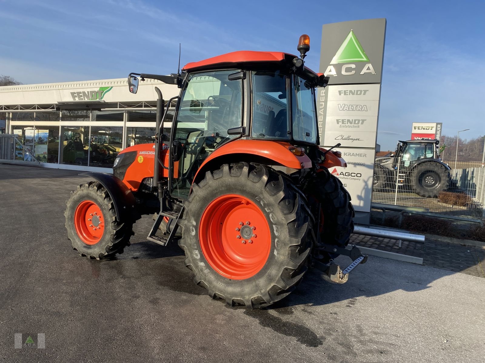 Traktor des Typs Kubota M 6060 DTHQ, Gebrauchtmaschine in Markt Hartmannsdorf (Bild 7)