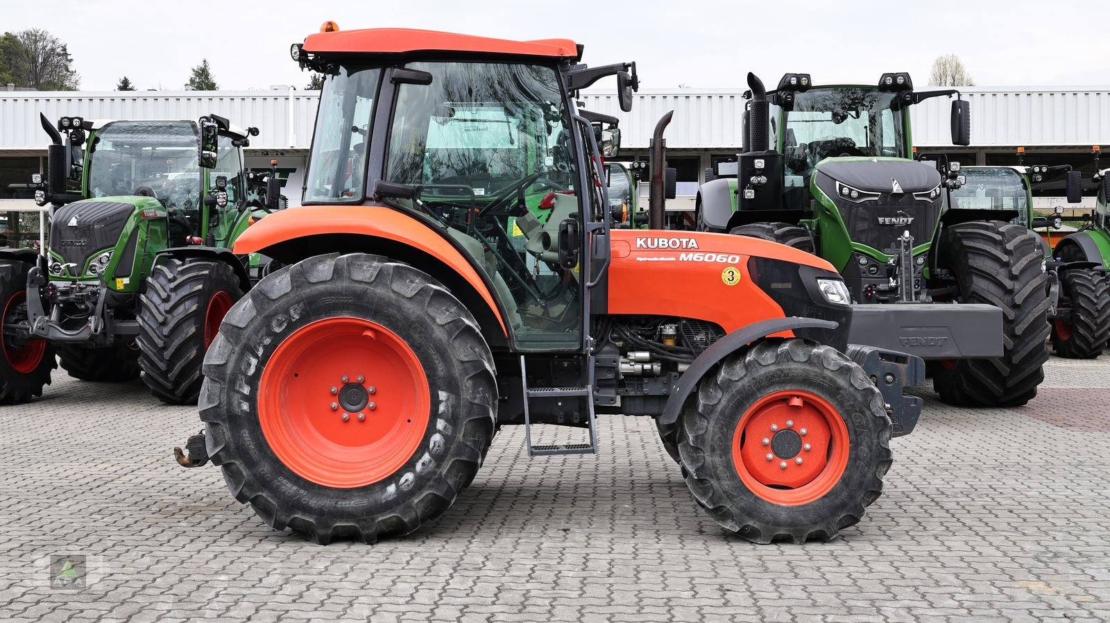 Traktor типа Kubota M 6060 DTHQ, Gebrauchtmaschine в Markt Hartmannsdorf (Фотография 8)