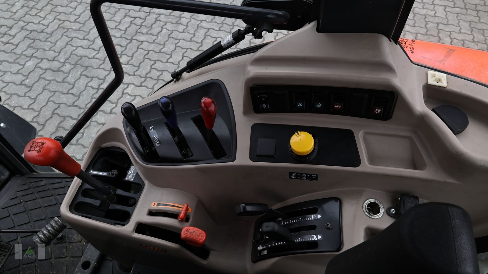 Traktor типа Kubota M 6060 DTHQ, Gebrauchtmaschine в Markt Hartmannsdorf (Фотография 14)