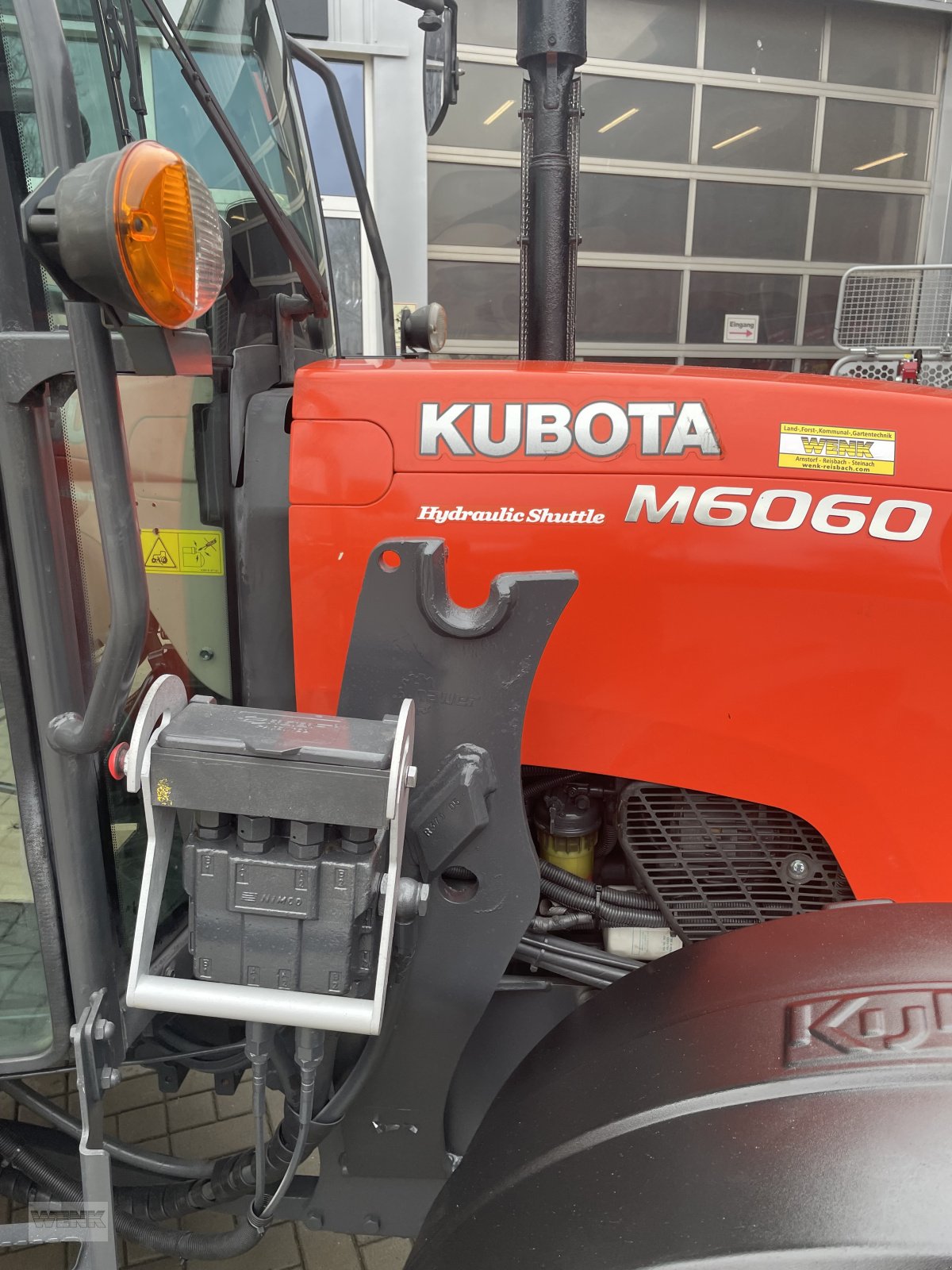 Traktor des Typs Kubota M 6060 DTHQ, Gebrauchtmaschine in Reisbach (Bild 2)