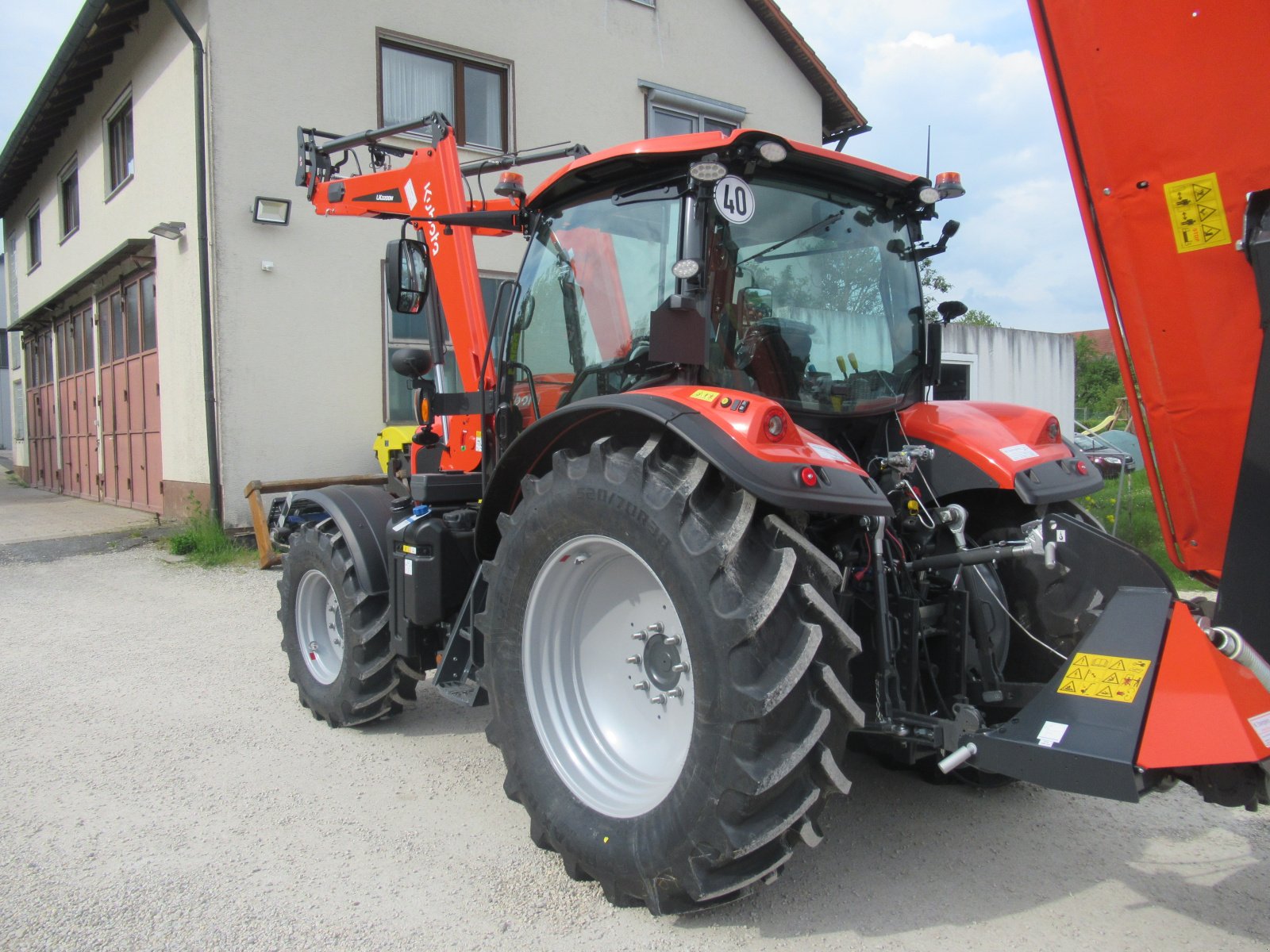 Traktor des Typs Kubota M 6122, Neumaschine in Waischenfeld (Bild 2)