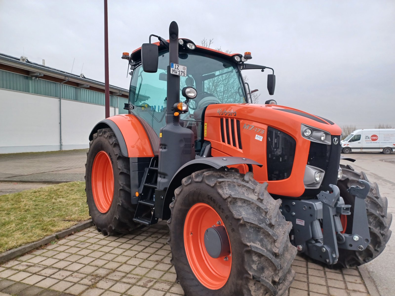 Traktor типа Kubota M 7-173, Gebrauchtmaschine в Brokdorf (Фотография 8)