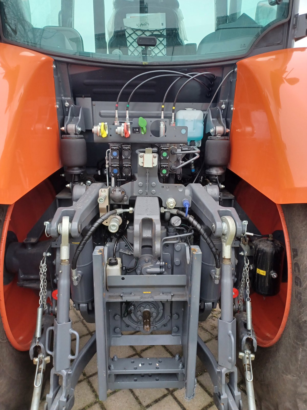Traktor типа Kubota M 7-173, Gebrauchtmaschine в Brokdorf (Фотография 9)