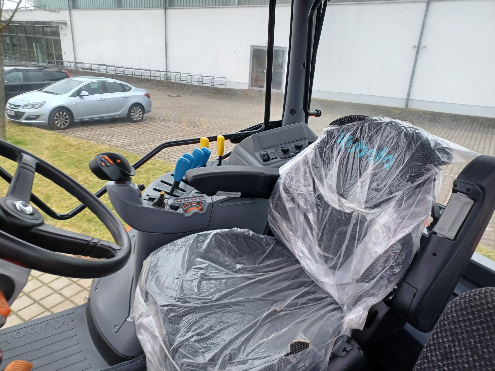 Traktor типа Kubota M 7-173, Gebrauchtmaschine в Brokdorf (Фотография 12)