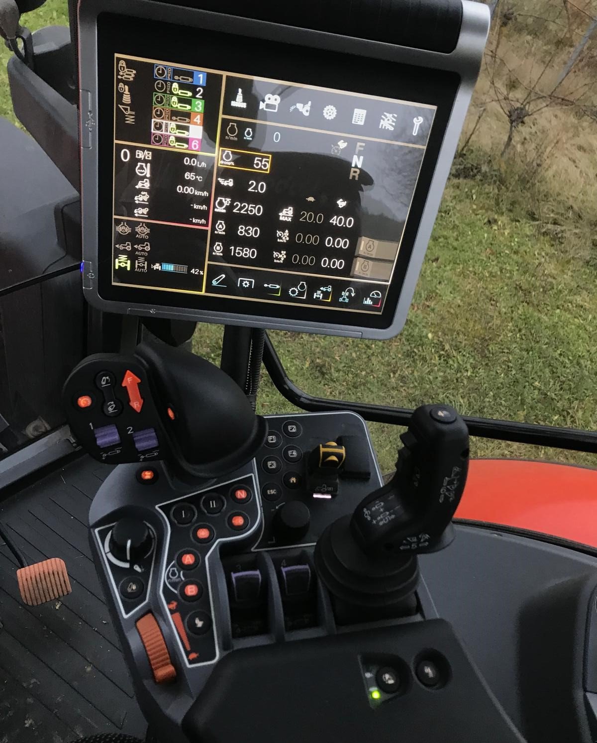 Traktor des Typs Kubota M 7153 Premium KVT, Gebrauchtmaschine in Bretzenheim (Bild 5)
