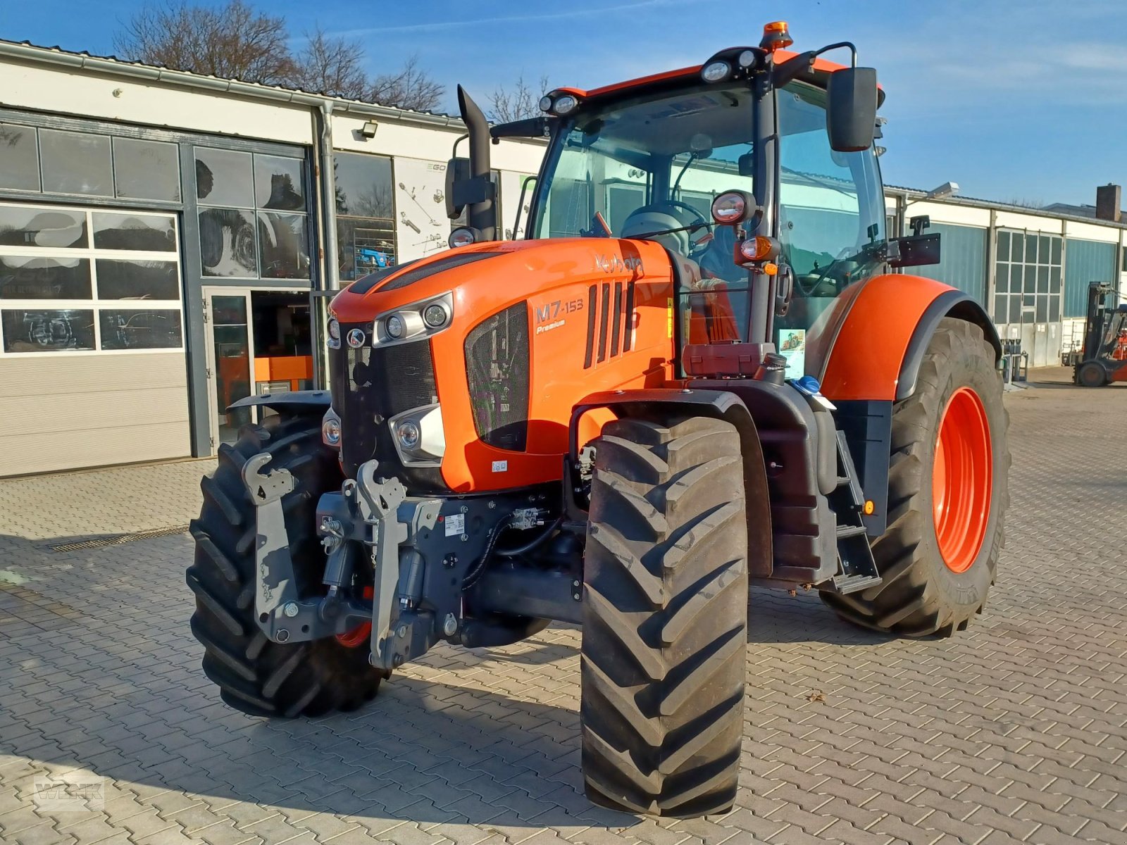 Traktor des Typs Kubota M 7153, Neumaschine in Reisbach (Bild 3)