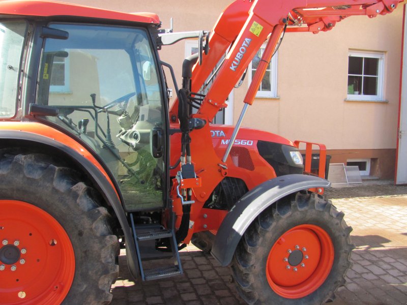 Traktor des Typs Kubota M 8560, Gebrauchtmaschine in Donsieders (Bild 1)